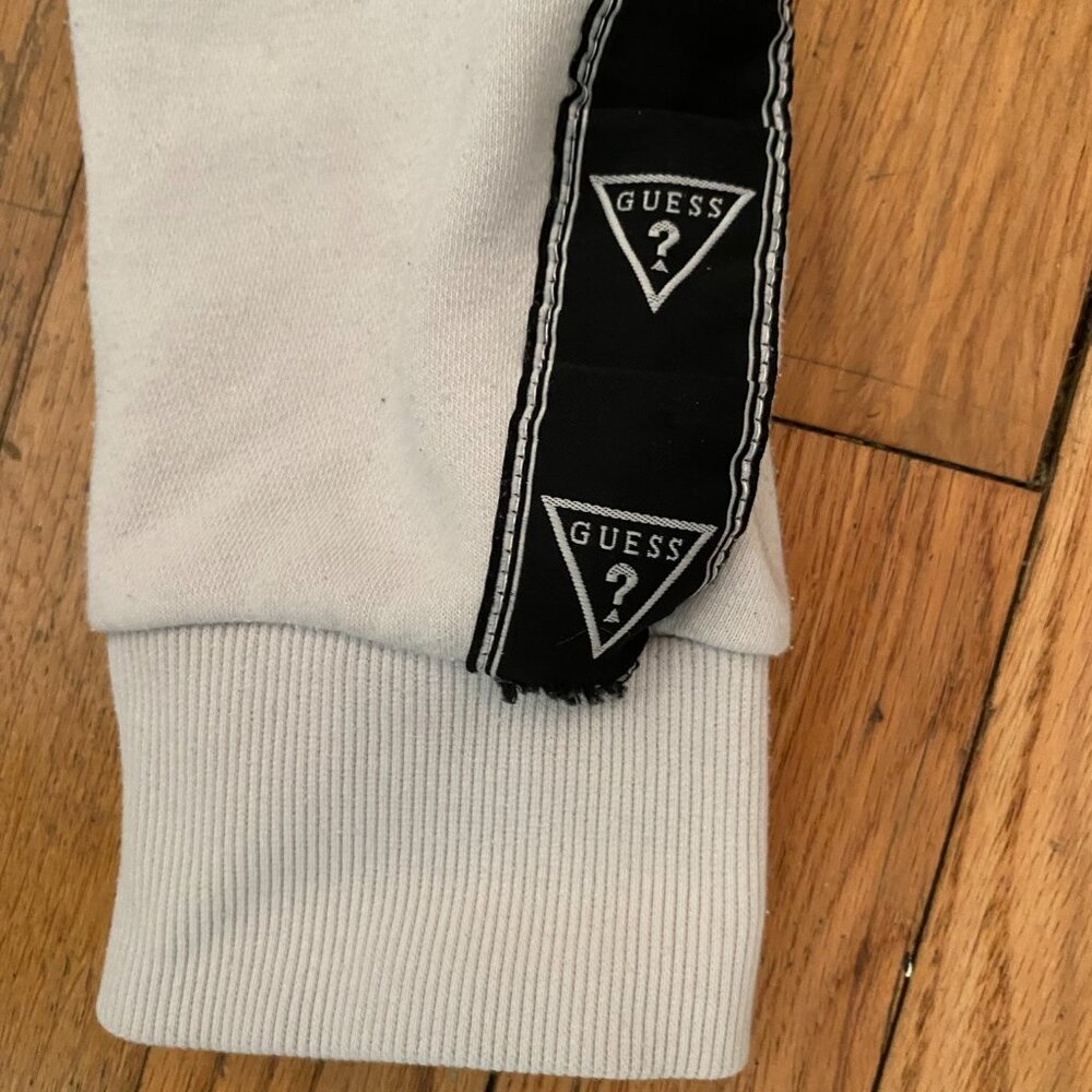 Guess White Sweatpants & Sweater w/ logos - Picture 5 of 5